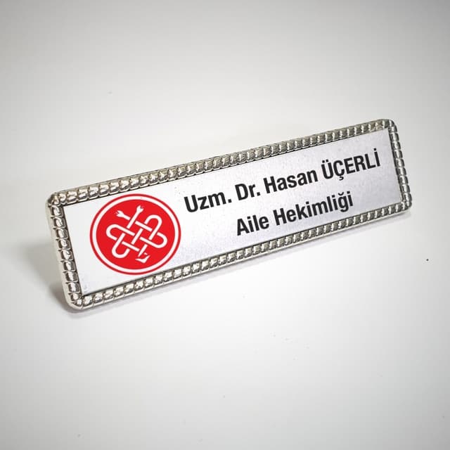 Metal yaka rozeti